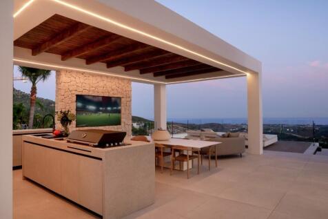OUTDOOR KITCHEN