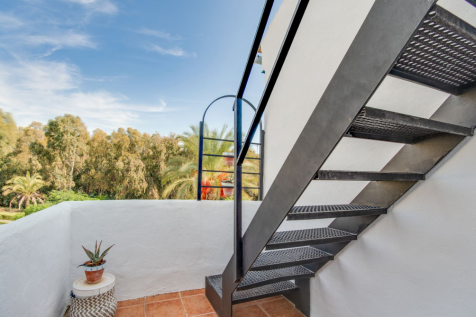 Access to terrace