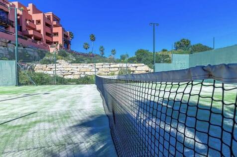 PADDLE COURT