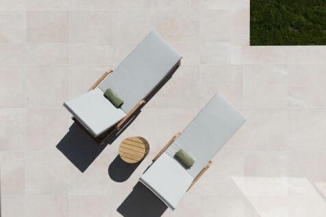 POOL DECK