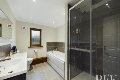 En Suite Bathroom