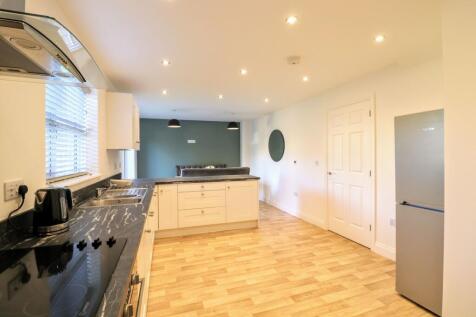 Kitchen / Dining Area