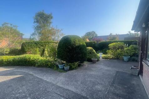 Front Garden &amp; Driveway