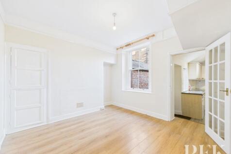 Sitting/Dining Room