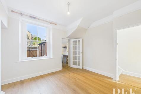 Sitting/Dining Room