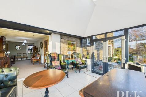 Sun room to dining room