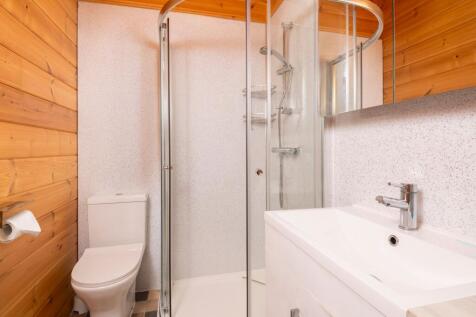 Log Cabin Shower Room