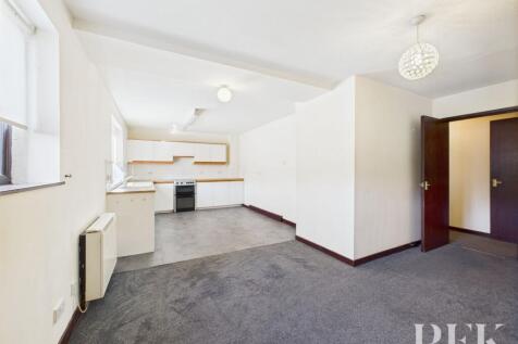 Open plan living / dining / kitchen