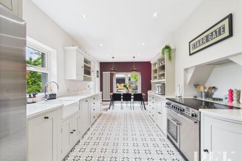 Kitchen/Dining