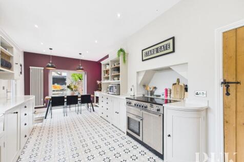 Kitchen/Dining