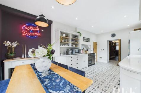 Kitchen/Dining