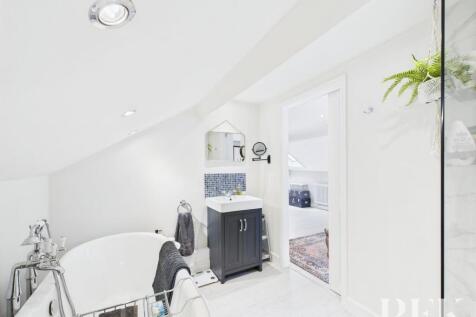 Bedroom 1 ensuite