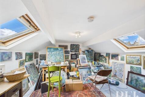 Attic Room/Studio
