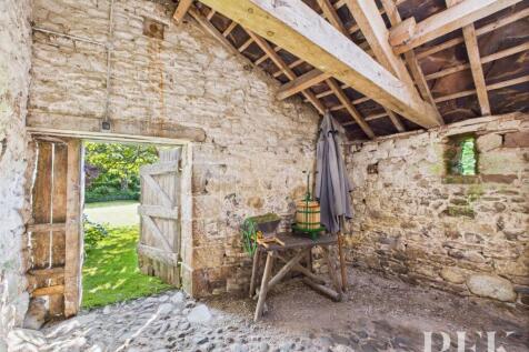 Cobbled Stable Barn
