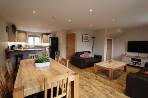 Open plan kitchen/living/dining