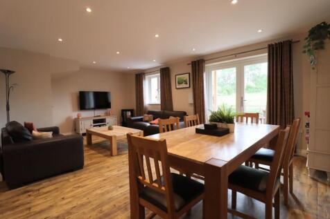 Open plan kitchen/living/dining