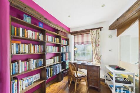 Entrance Hall/Study