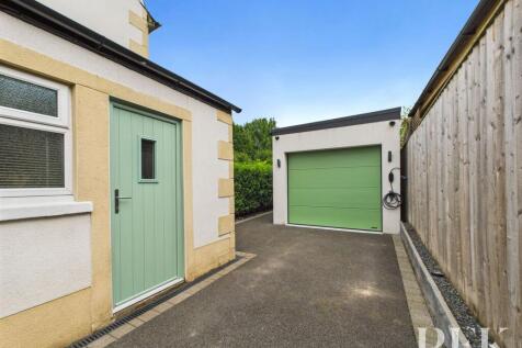 Detached Garage