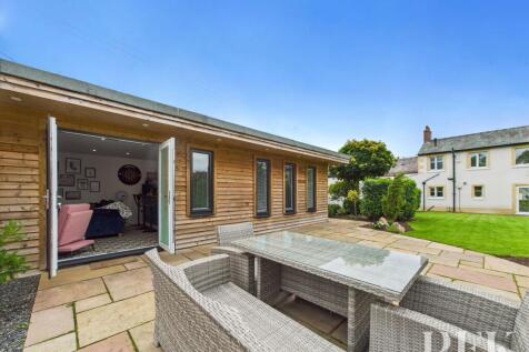 The Garden Rooms - doors to the Bar