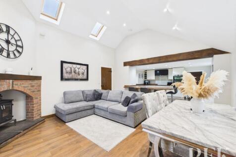Kitchen / Dining / Family Room