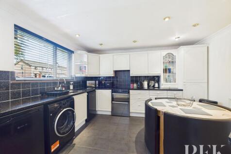 Kitchen / Dining