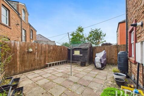 Rear Patio Garden