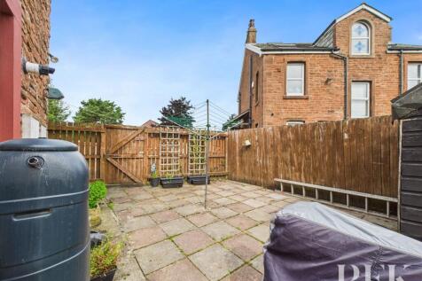 Rear Patio Garden