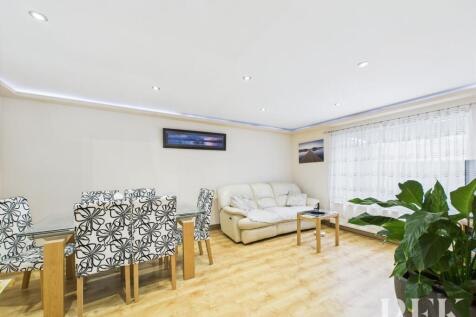 Lounge / Dining
