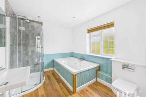 En Suite Bathroom