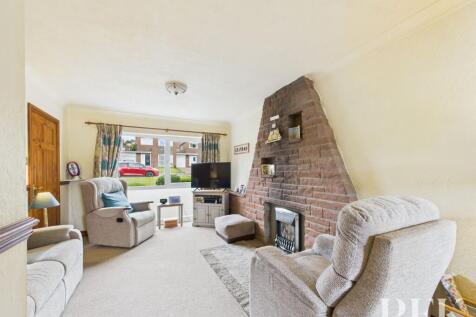 Living Room/Dining