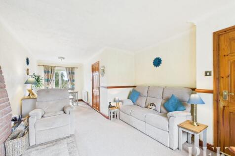 Living Room/Dining