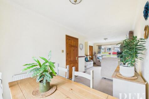 Living Room/Dining