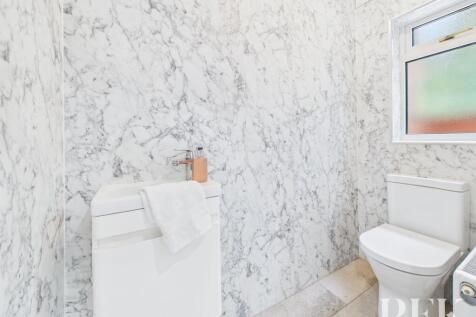 Cloakroom WC 2