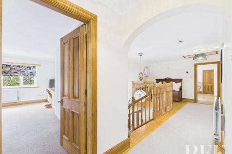 Galleried landing