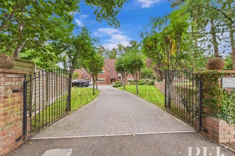 Private gated driveway entrance