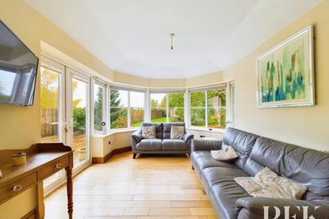 Open Plan Dining Kitchen &amp; Sunroom