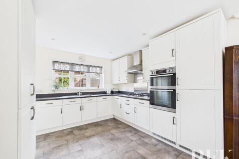 Kitchen / Dining