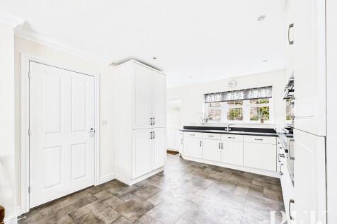 Kitchen / Dining