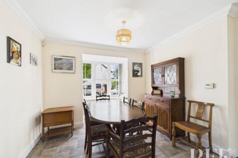 Kitchen / Dining