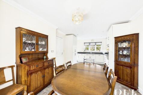 Kitchen / Dining