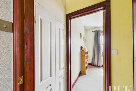 Landing/Cupboard