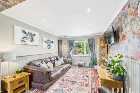 Open Plan Living / Kitchen