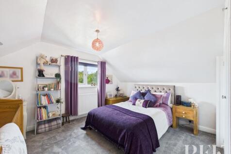 Bedroom 2 (first floor)