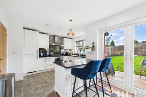 Dining to Kitchen