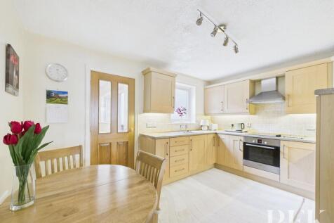 Kitchen / Dining