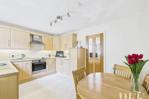 Kitchen / Dining