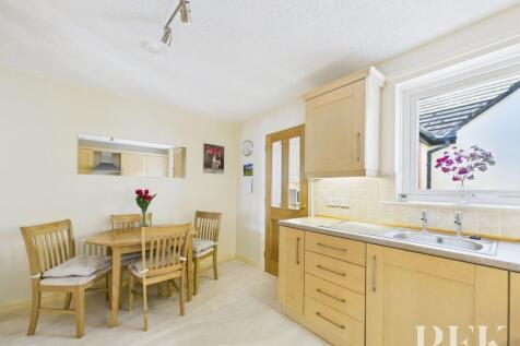 Kitchen / Dining