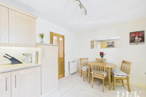 Kitchen / Dining