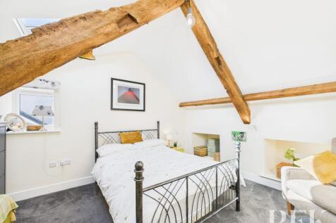 Bedrooom 2