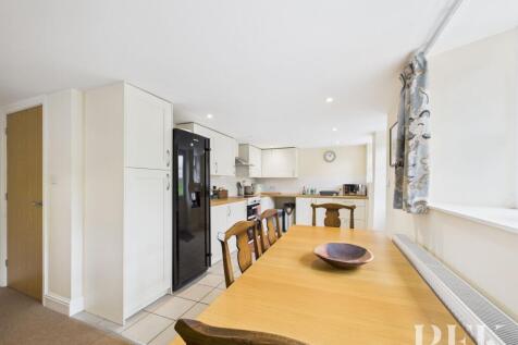 Dining to Kitchen